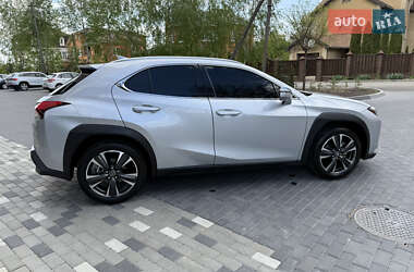 Внедорожник / Кроссовер Lexus UX 2020 в 