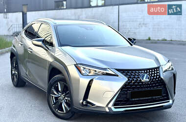 Внедорожник / Кроссовер Lexus UX 2019 в 