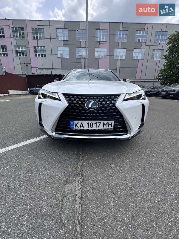 Внедорожник / Кроссовер Lexus UX 2019 в Киеве