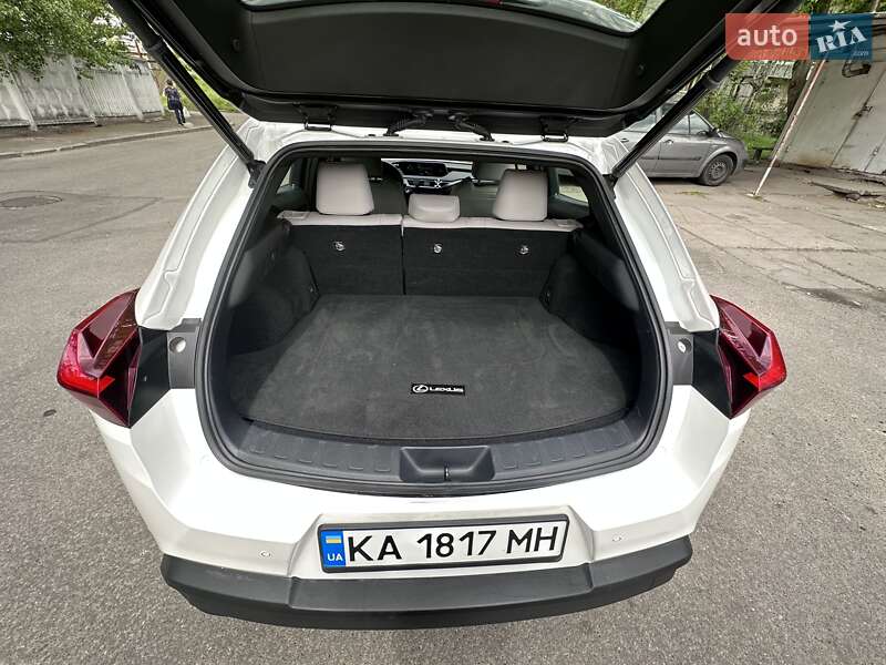 Внедорожник / Кроссовер Lexus UX 2019 в Киеве