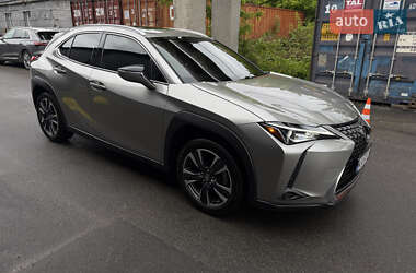 Позашляховик / Кросовер Lexus UX 2021 в 