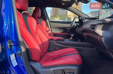 Внедорожник / Кроссовер Lexus UX 2020 в 