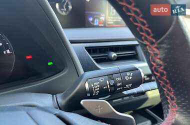 Внедорожник / Кроссовер Lexus UX 2020 в 