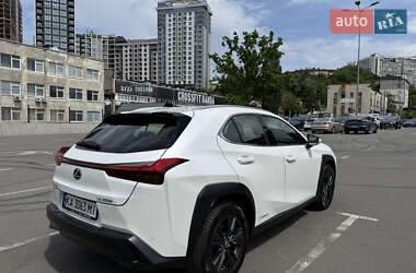Внедорожник / Кроссовер Lexus UX 2020 в 