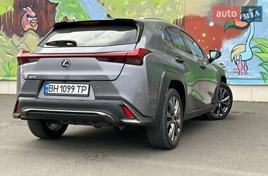 Внедорожник / Кроссовер Lexus UX 2021 в 