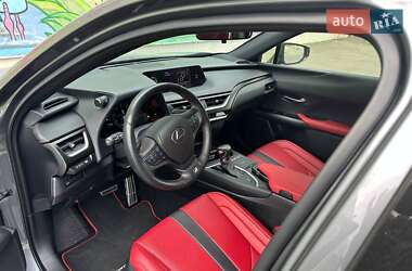 Внедорожник / Кроссовер Lexus UX 2021 в 