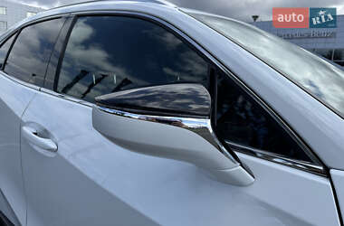 Внедорожник / Кроссовер Lexus UX 2022 в 