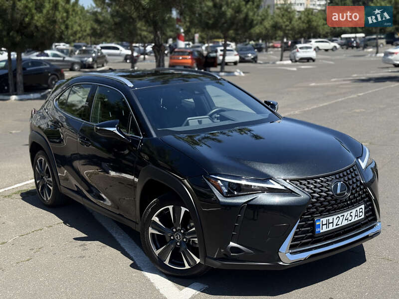 Lexus UX 2023