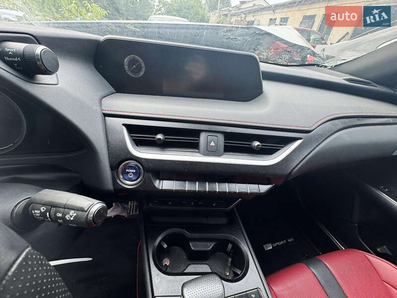 Позашляховик / Кросовер Lexus UX 2018 в Одесі фото 23 Позашляховик / Кросовер Lexus UX 2018 в Одесі
