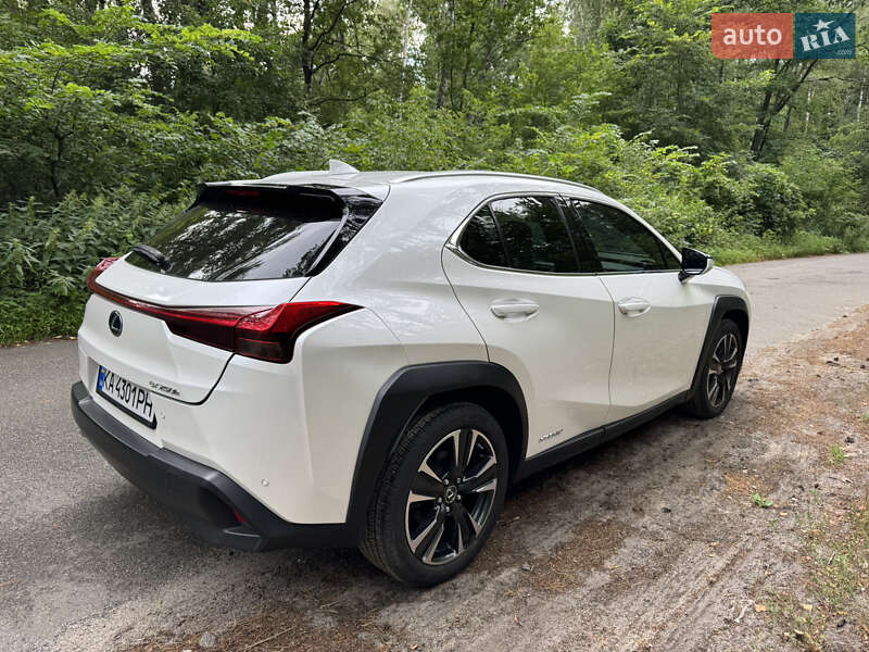 Внедорожник / Кроссовер Lexus UX 2021 в Киеве