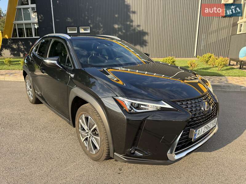 Внедорожник / Кроссовер Lexus UX 2020 в 