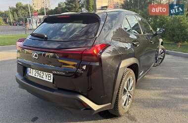 Внедорожник / Кроссовер Lexus UX 2020 в 