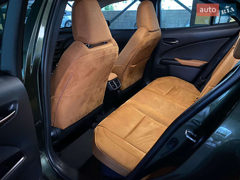 Внедорожник / Кроссовер Lexus UX 2020 в Киеве