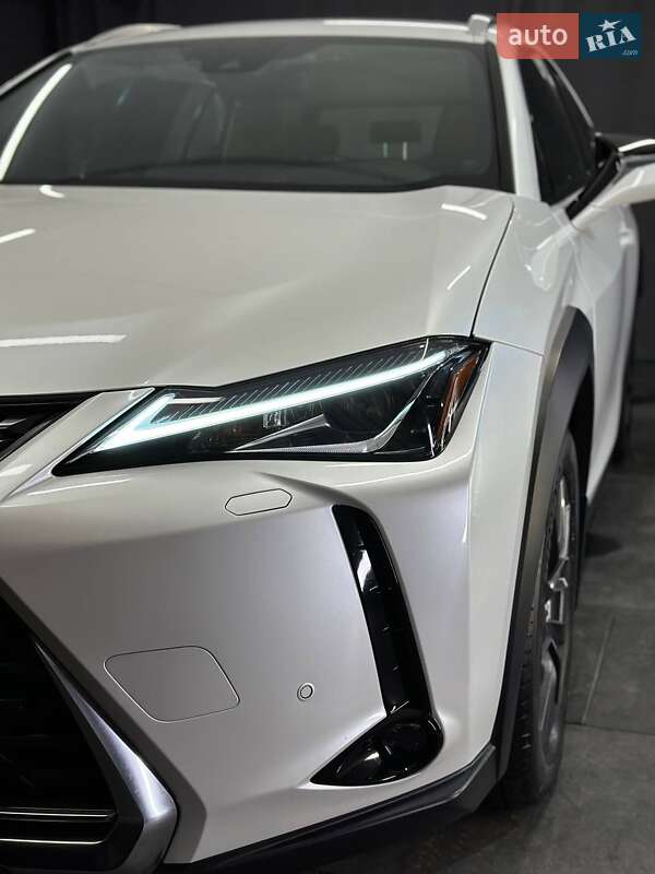 Внедорожник / Кроссовер Lexus UX 2019 в Киеве