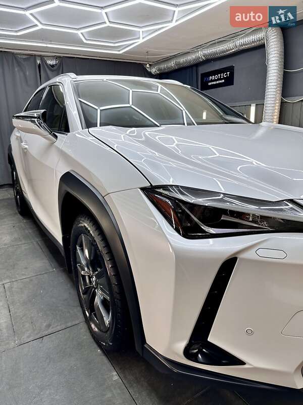 Внедорожник / Кроссовер Lexus UX 2019 в Киеве