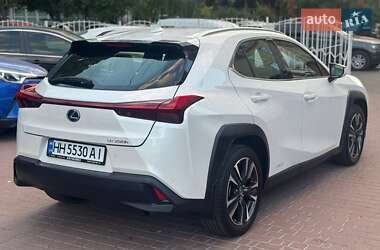 Внедорожник / Кроссовер Lexus UX 2019 в 