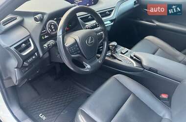 Внедорожник / Кроссовер Lexus UX 2019 в 