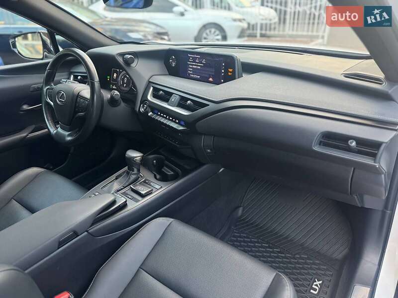 Внедорожник / Кроссовер Lexus UX 2019 в Одессе