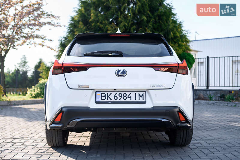 Внедорожник / Кроссовер Lexus UX 2019 в Ровно