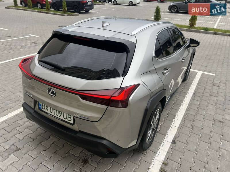 Позашляховик / Кросовер Lexus UX 2020 в Хмельницькому