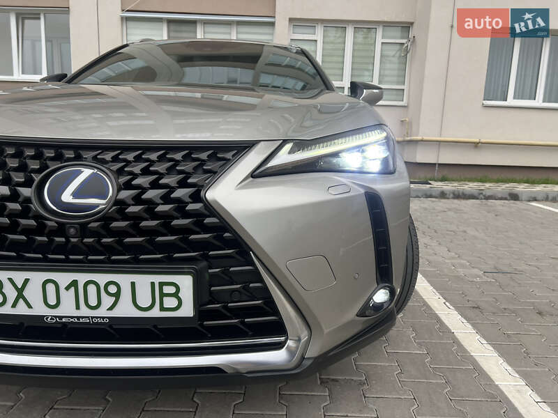 Позашляховик / Кросовер Lexus UX 2020 в Хмельницькому