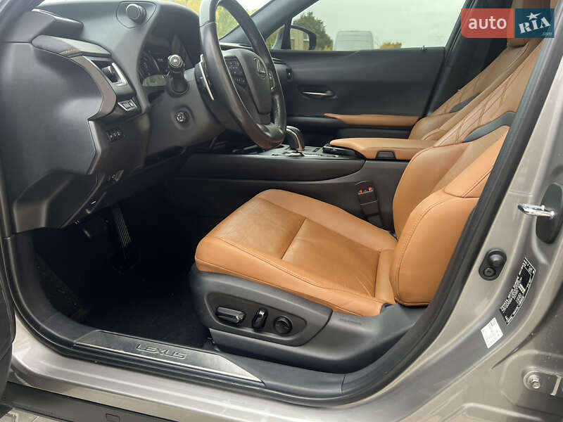 Позашляховик / Кросовер Lexus UX 2020 в Хмельницькому