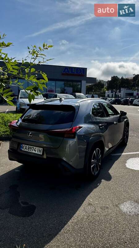 Внедорожник / Кроссовер Lexus UX 2019 в Киеве