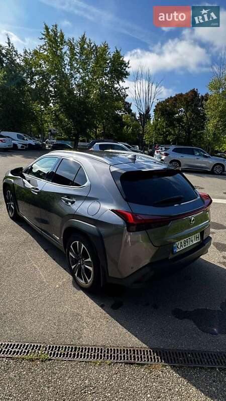 Внедорожник / Кроссовер Lexus UX 2019 в Киеве