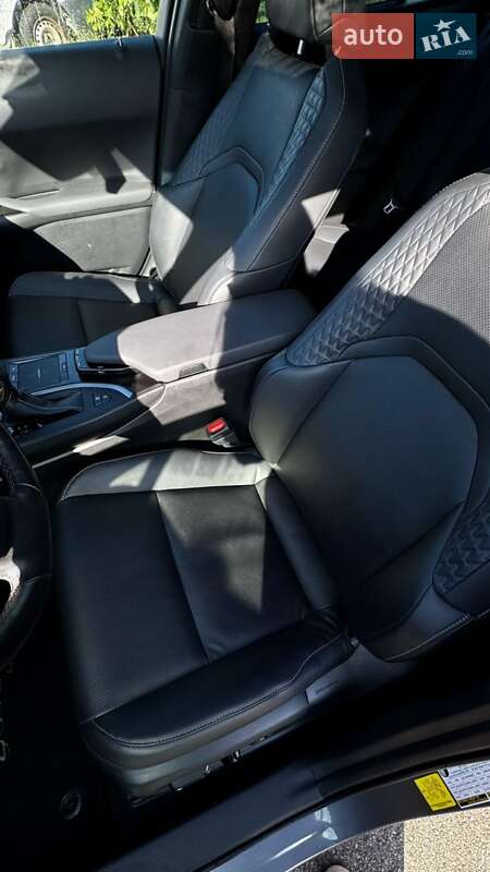 Внедорожник / Кроссовер Lexus UX 2019 в Киеве