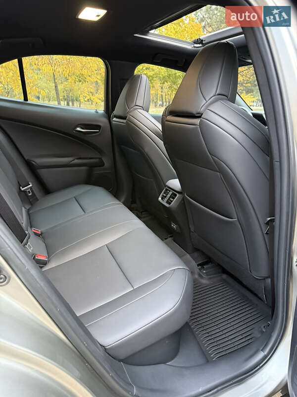 Внедорожник / Кроссовер Lexus UX 2020 в Днепре фото 19 Внедорожник / Кроссовер Lexus UX 2020 в Днепре