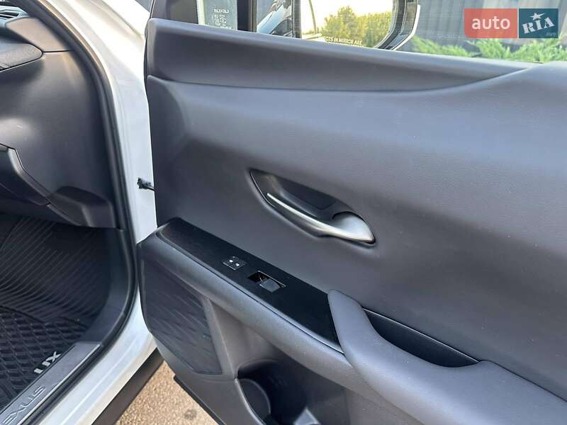 Позашляховик / Кросовер Lexus UX 2020 в Києві фото 16 Позашляховик / Кросовер Lexus UX 2020 в Києві