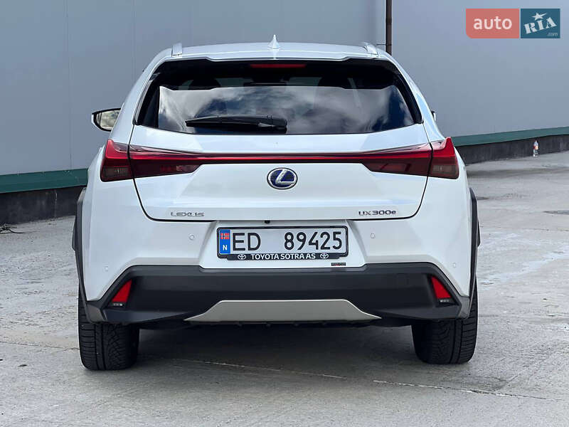 Позашляховик / Кросовер Lexus UX 2022 в Вінниці