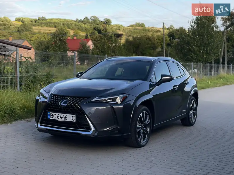 Lexus UX 2022