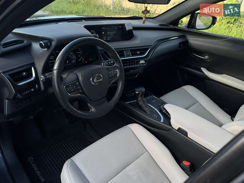 Позашляховик / Кросовер Lexus UX 2022 в Львові