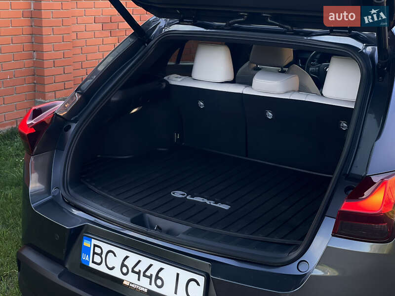 Позашляховик / Кросовер Lexus UX 2022 в Львові