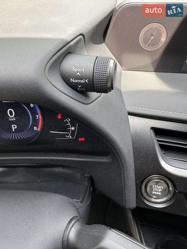 Внедорожник / Кроссовер Lexus UX 2020 в Львове