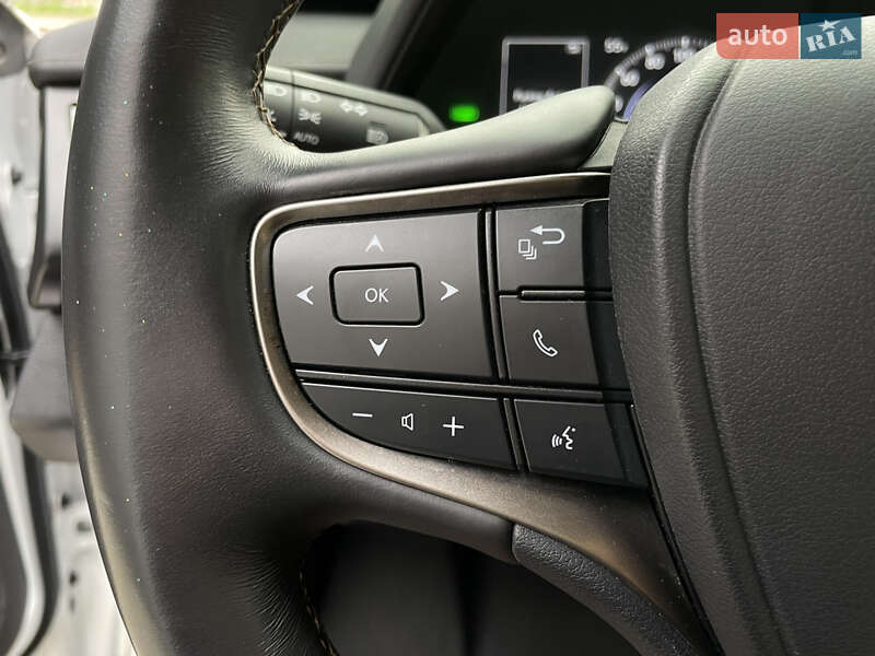 Внедорожник / Кроссовер Lexus UX 2020 в Одессе