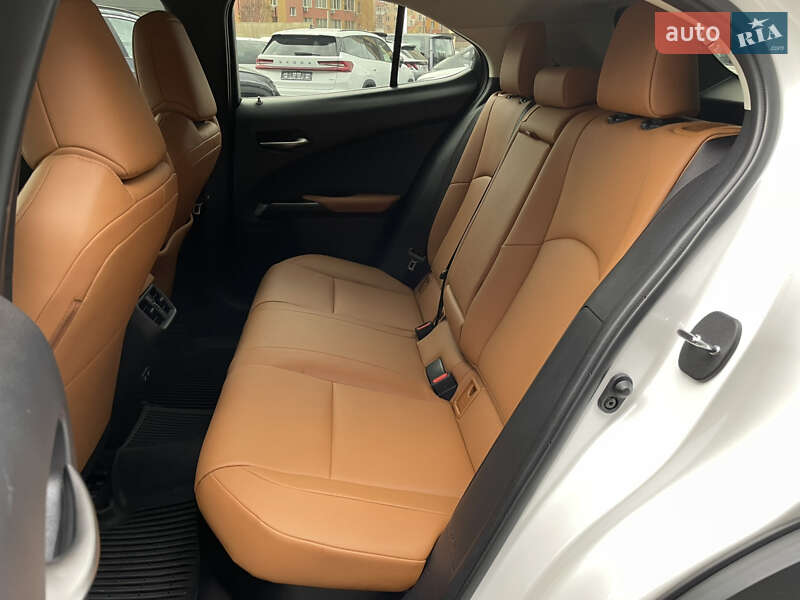 Внедорожник / Кроссовер Lexus UX 2020 в Одессе