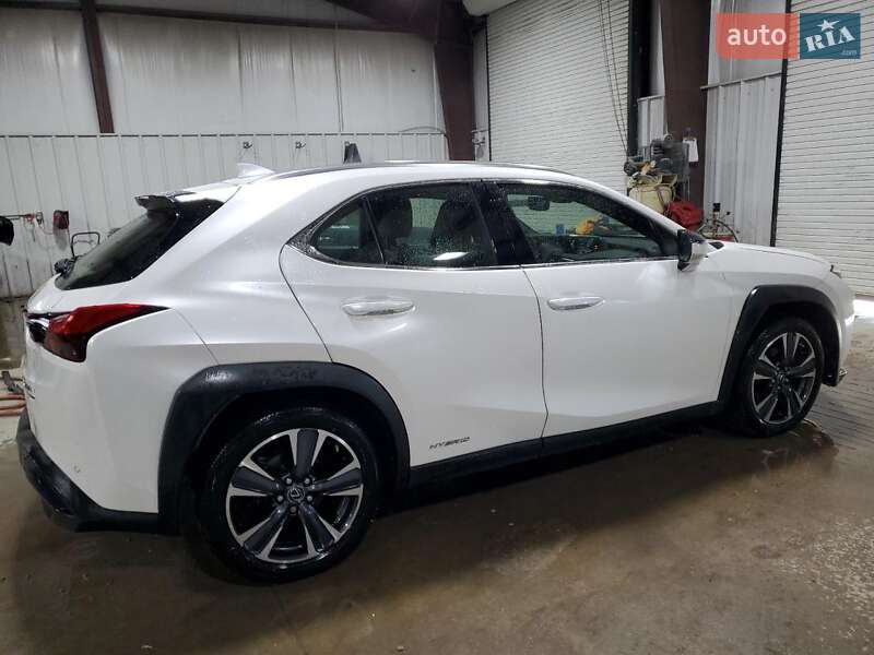 Внедорожник / Кроссовер Lexus UX 2020 в Киеве