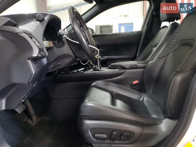 Внедорожник / Кроссовер Lexus UX 2020 в Киеве