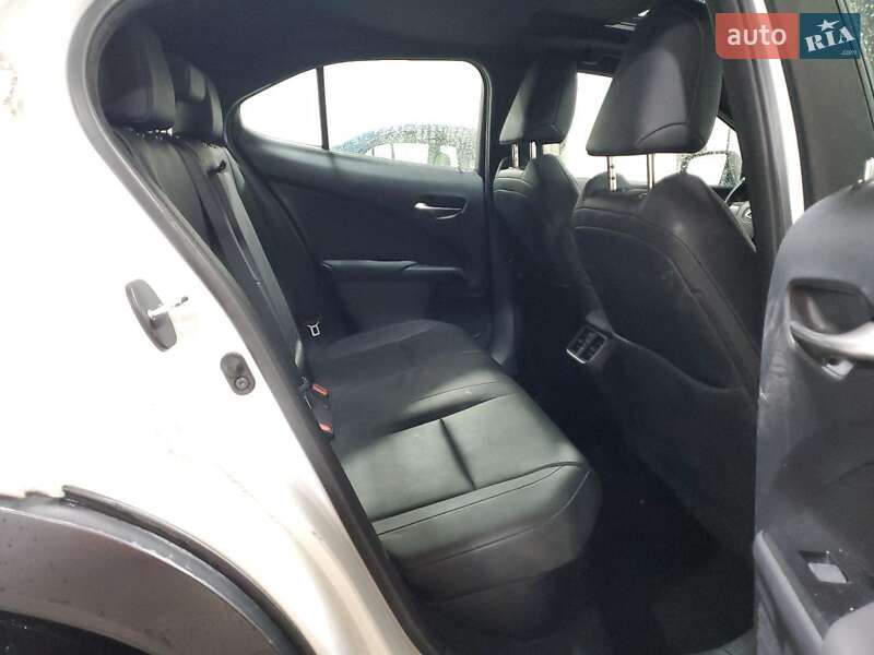 Внедорожник / Кроссовер Lexus UX 2020 в Киеве