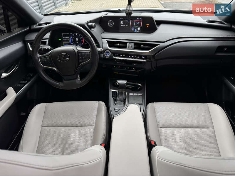 Внедорожник / Кроссовер Lexus UX 2020 в Киеве