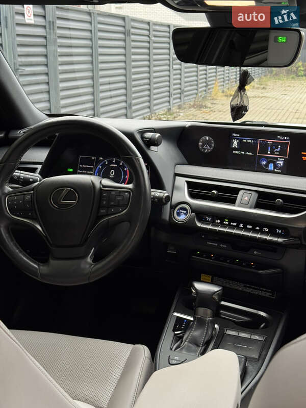 Внедорожник / Кроссовер Lexus UX 2020 в Киеве