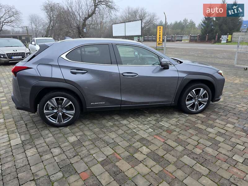 Позашляховик / Кросовер Lexus UX 2022 в Снятині