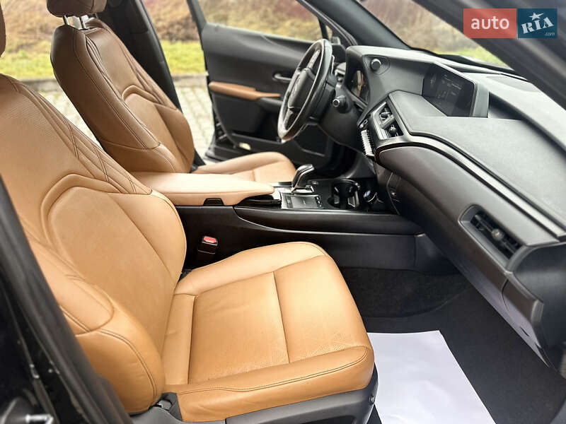 Позашляховик / Кросовер Lexus UX 2021 в Дрогобичі