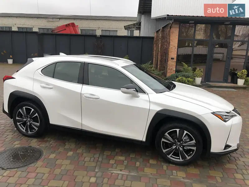 Lexus UX 2019