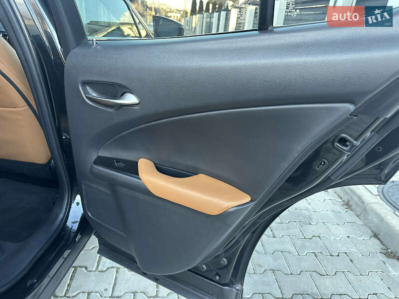 Позашляховик / Кросовер Lexus UX 2021 в Дрогобичі