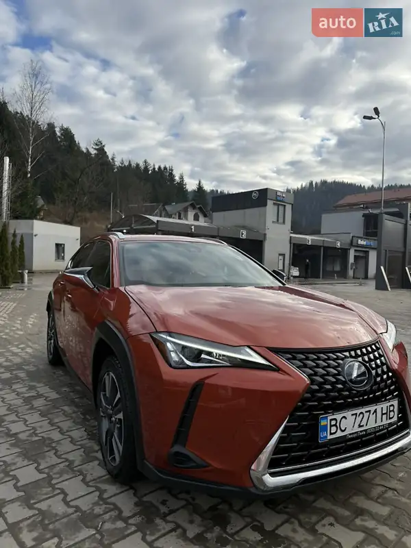 Lexus UX 2019