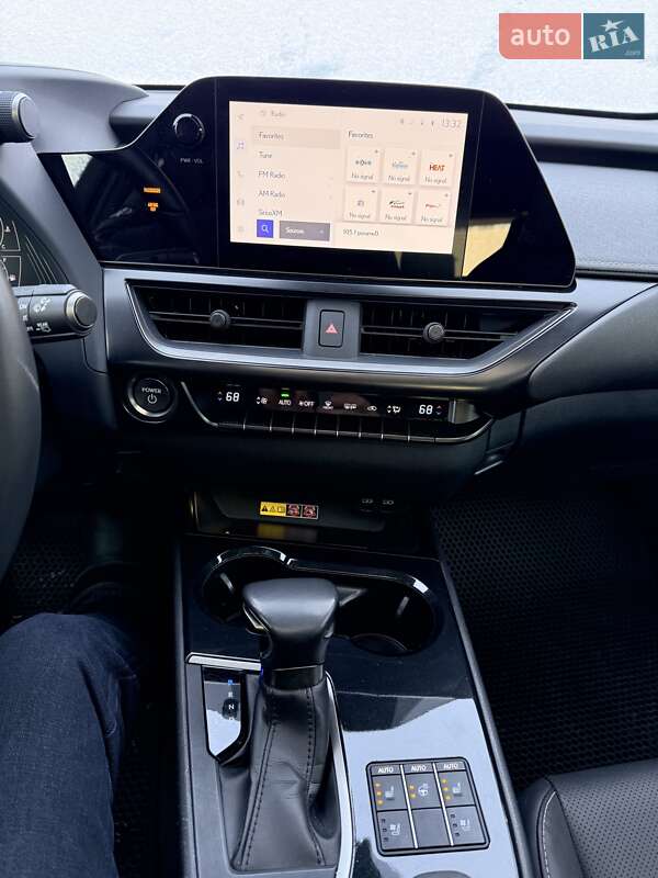 Внедорожник / Кроссовер Lexus UX 2022 в Сумах