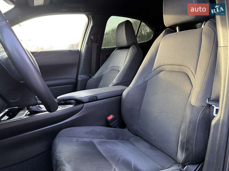 Позашляховик / Кросовер Lexus UX 2020 в Дніпрі